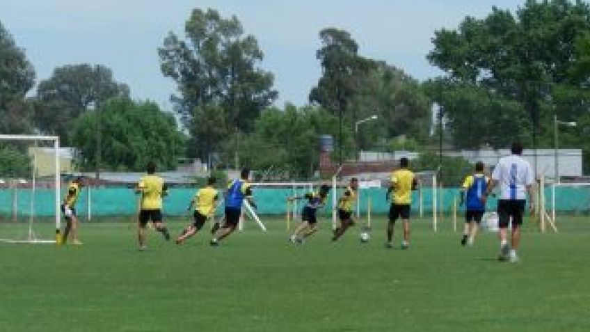 Tete Quiroz define el equipo para enfrentar a San Martín de Tucumán - La Voz de Tandil