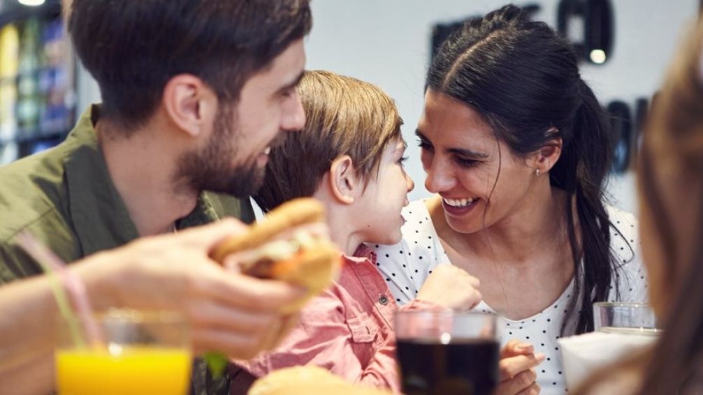 Una familia puede ahorrar en enero hasta $126 mil gracias a Cuenta DNI