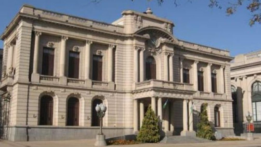 Pese al DNU de Milei: siguen vigentes los contratos preexistentes de alquiler