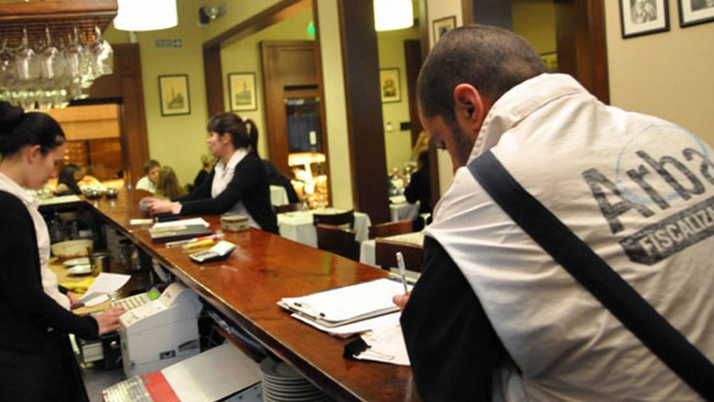 ARBA intensifica la fiscalización en restaurantes para reducir la evasión