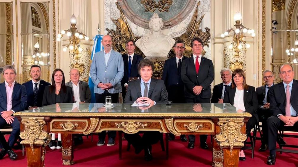Habilitaron la feria judicial para tratar por separado los amparos contra el DNU