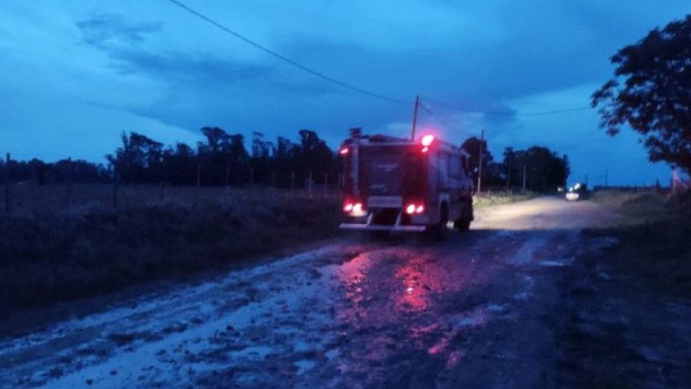 Tres Arroyos: buzos buscan a niño de 8 años que cayó a un arroyo