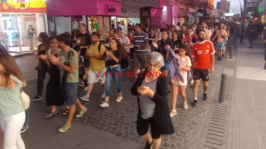 Se desarrolló una nueva manifestación contra las políticas de Javier Milei