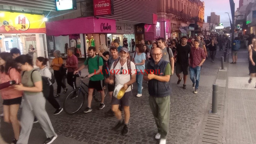 Se desarrolló una nueva manifestación contra las políticas de Javier Milei