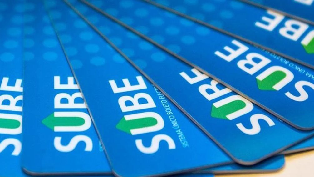 Desde Anses recordaron que continúa el descuento del 55 % con la Tarjeta SUBE