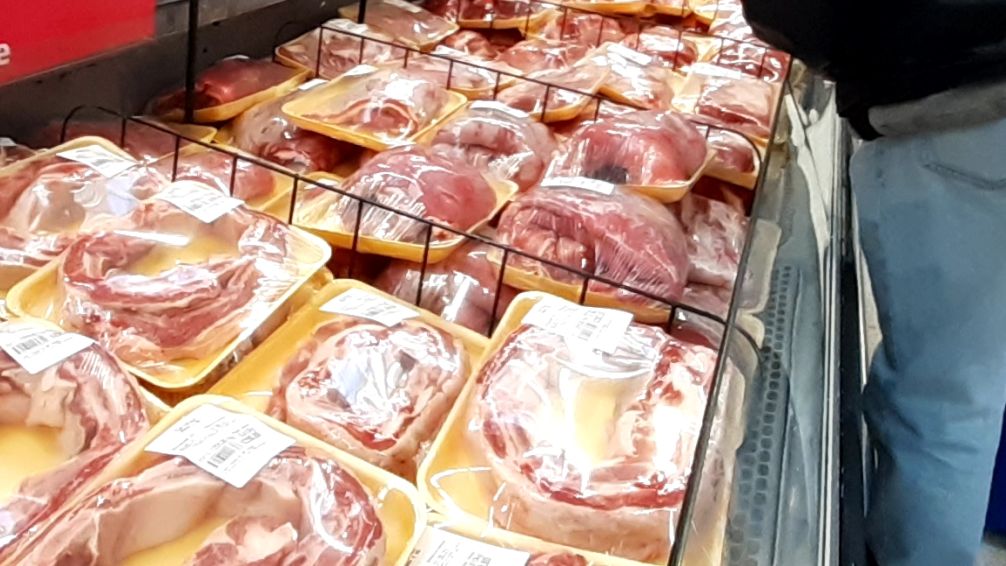 La venta de alimentos y bebidas cayó un 13.6 % en diciembre 