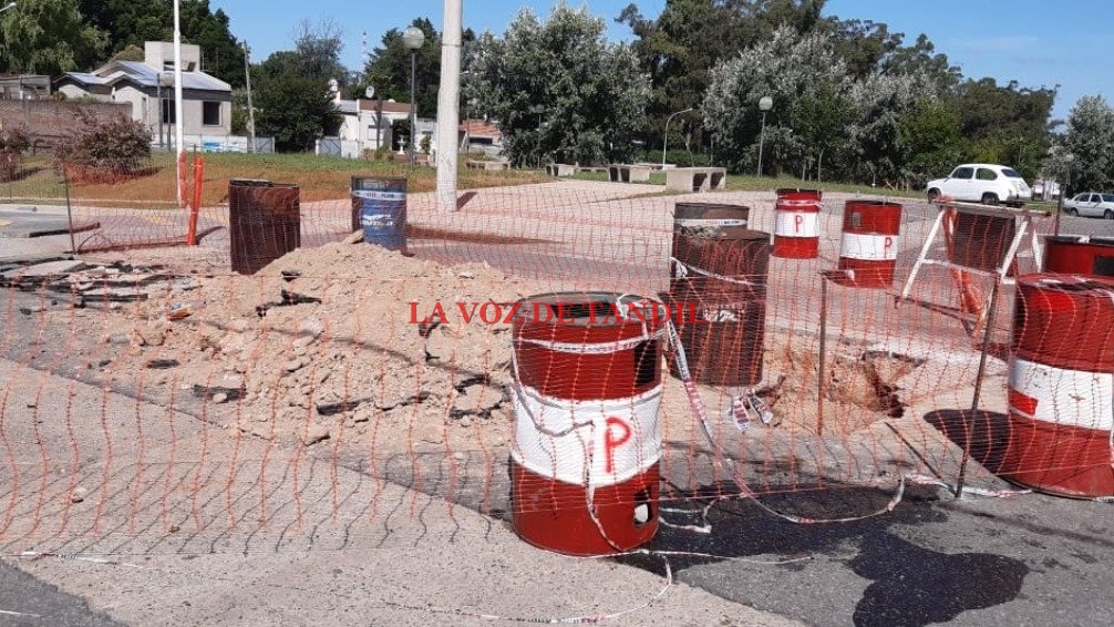 Corte de tránsito en la calle De Pietri entre Trabajadores Municipales y Gabriel del Río