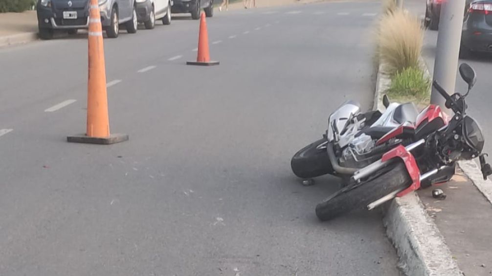 Un joven murió al caer de su moto en Avenida Saavedra Lamas