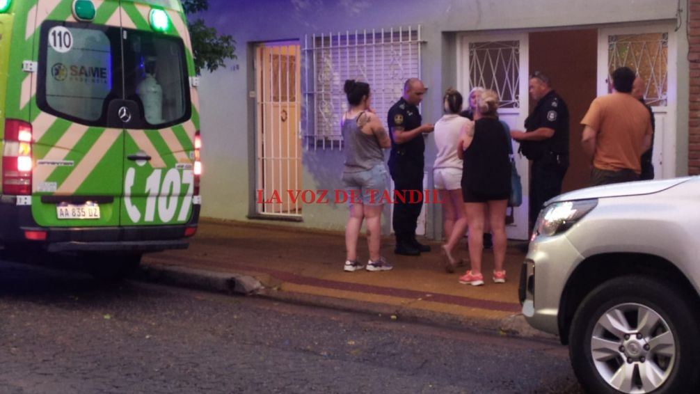 Dos delincuentes asaltaron a una mujer de 95 años en su domicilio