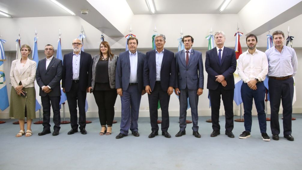 Gobernadores de Juntos piden un cambio clave para acompañar la ley ómnibus