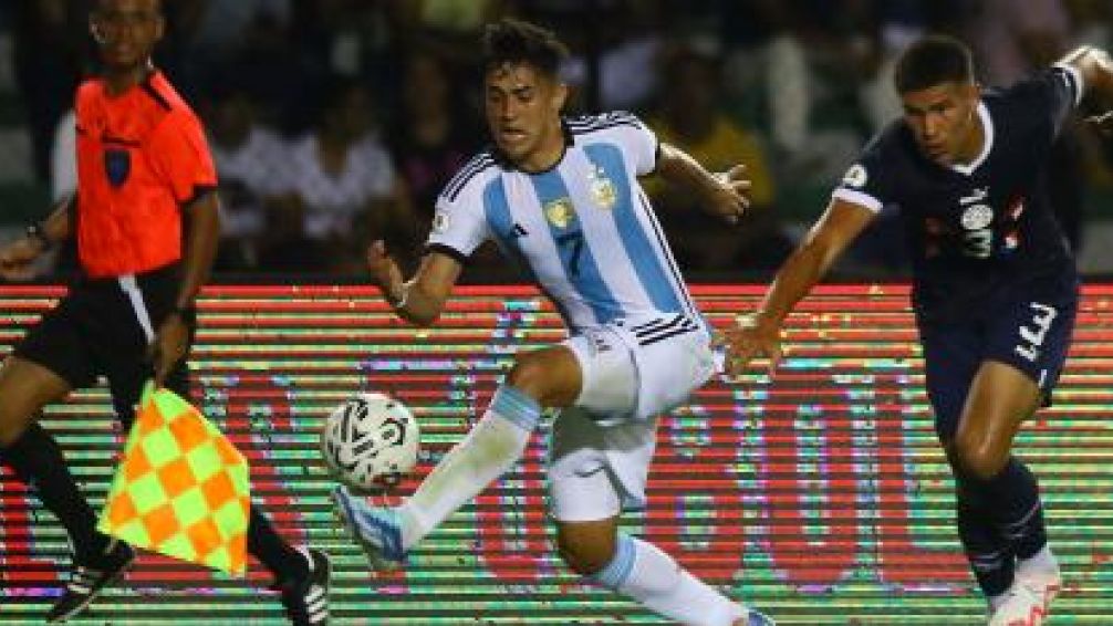 Argentina rescató un empate sobre el final