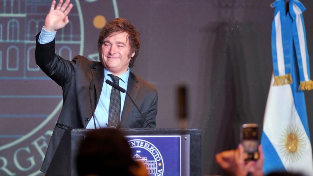 Milei: "O financiamos películas que no mira nadie o damos de comer a la gente"