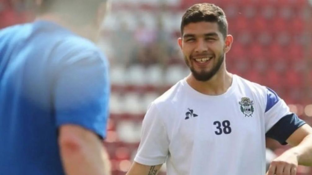 Perdomo, capitán de Chacarita, se encuentra "estable bajo sedación en terapia intensiva"