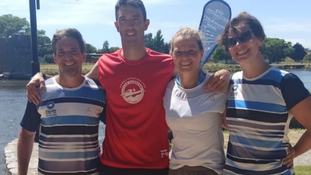 Nadadores de Escualo compitieron en distintas pruebas de Aguas Abiertas