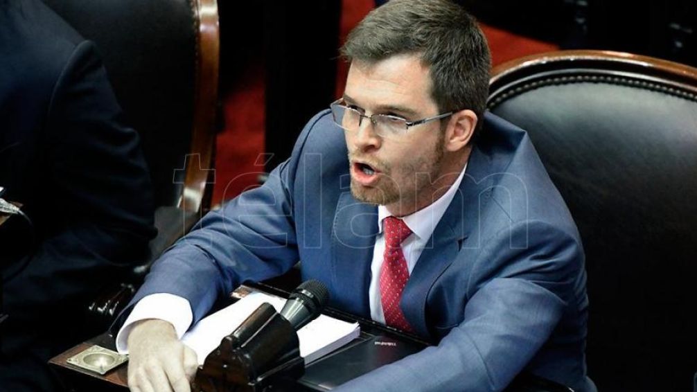 Massot puso en duda la sesión de mañana: "no se puede basurear" a legisladores 