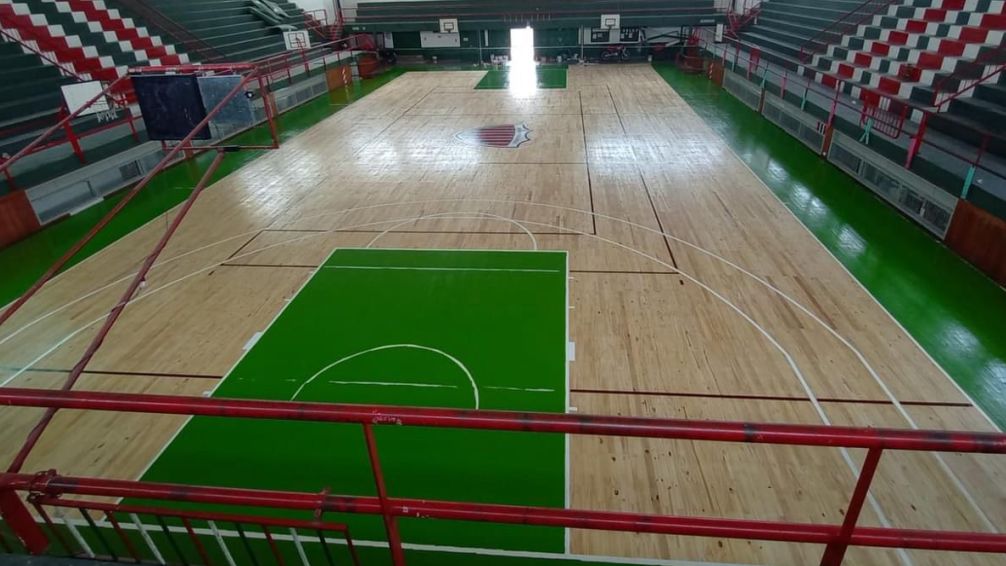 Unión y Progreso colocó el piso flotante en su gimnasio