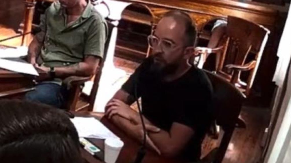 "El ajuste lo paga el pueblo", alertó el concejal Carrillo