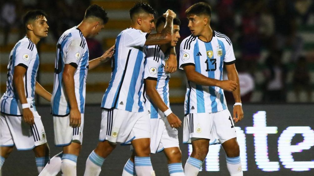 Argentina juega con el eliminado Uruguay por el primer puesto del Grupo B