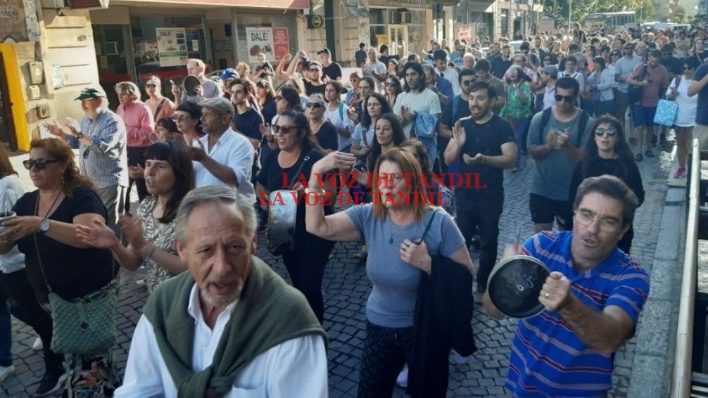 Tandil vivirá hoy otro callerolazo contra el DNU, la Ley Omnibus y la represión de Milei 