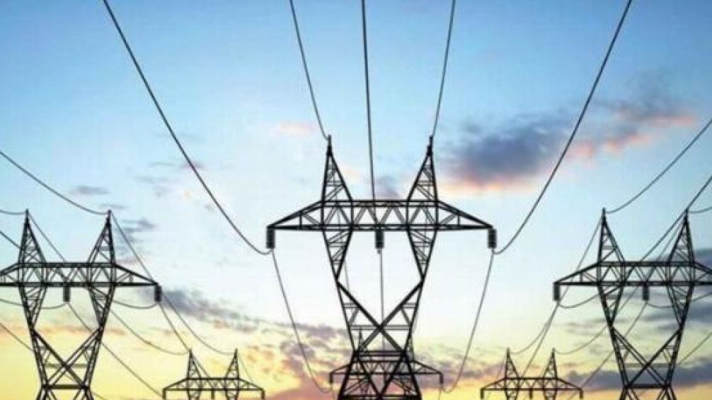 El Gobierno dispuso una suba de 120% en el precio mayorista de la electricidad