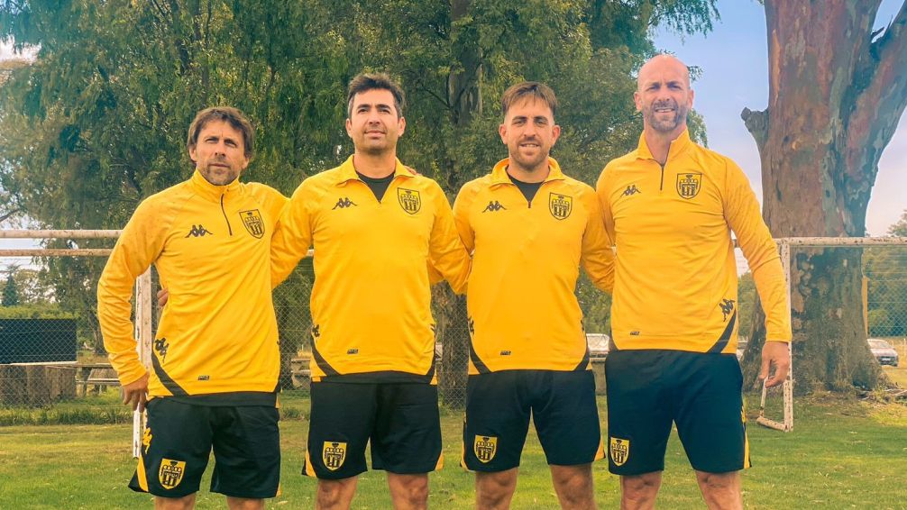 Santamarina comenzó la pretemporada bajo las órdenes de Gastón Pernía