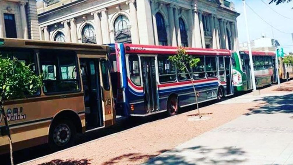 Choferes de colectivos de corta y media distancia van al paro este jueves