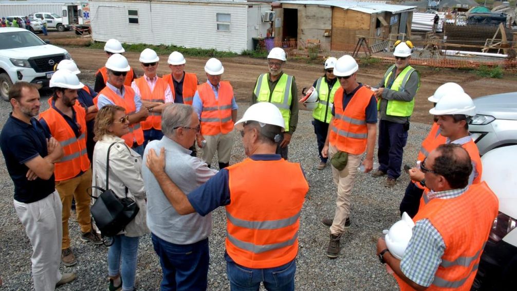 Lunghi visitó el Parque Eólico "La Elbita" junto a directivos de Genneia