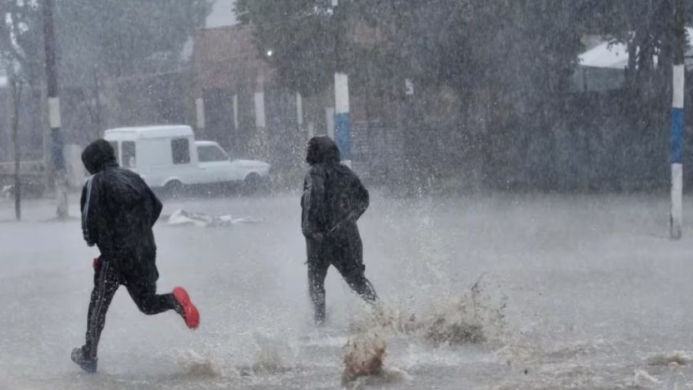 Rigen alertas naranja y amarillo por tormentas fuertes en doce provincias