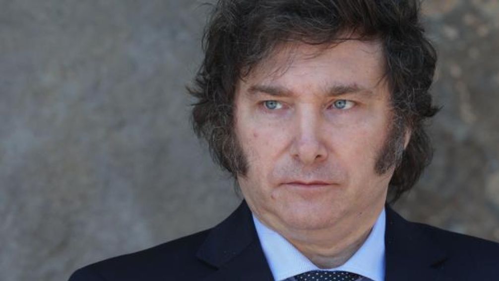 Javier Milei retuiteó una publicación que llama a echar a un funcionario por "traidor"