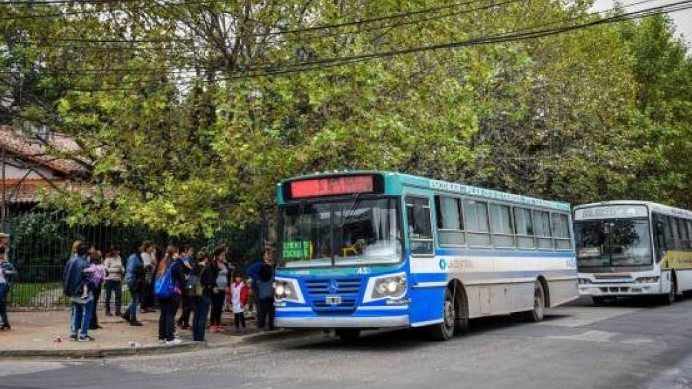 El Gobierno nacional reduce los subsidios a las empresas de colectivos