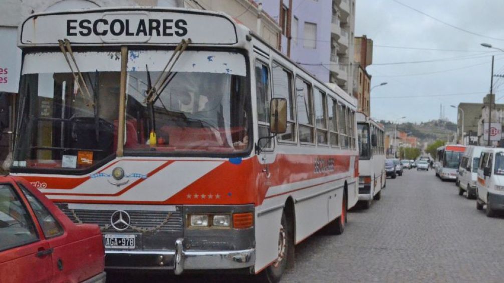 Crece la incertidumbre entre las comunidades de escuelas rurales por la nueva resolución sobre el transporte