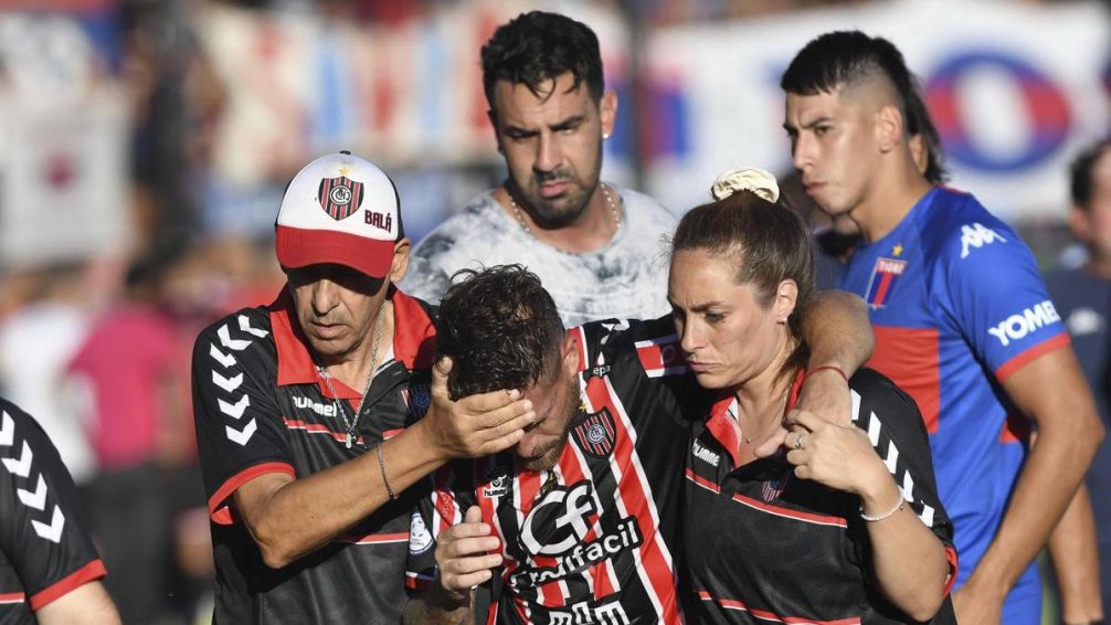 Chacarita pide que le den ganado el partido ante Tigre por la agresión a Brandán