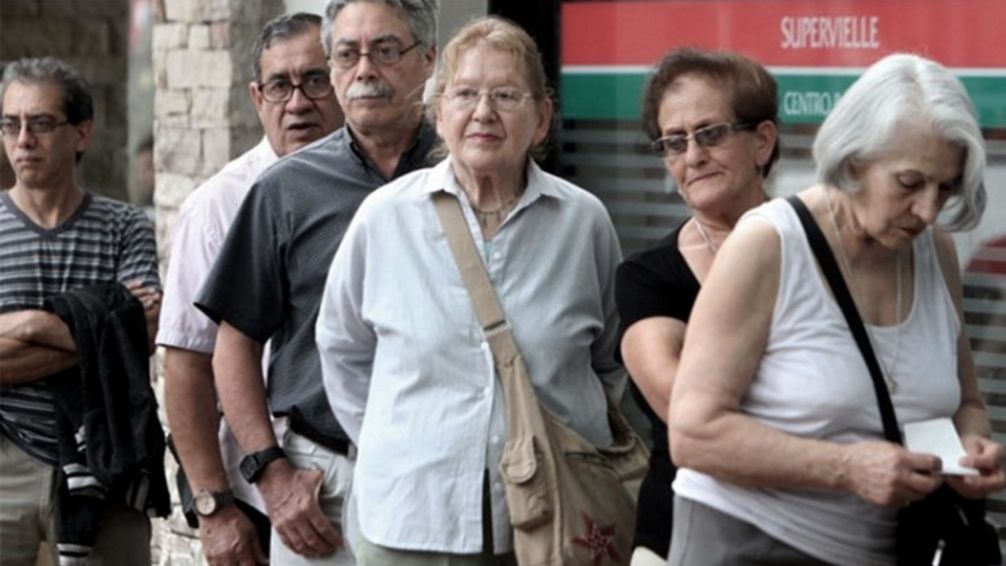 En marzo pagarán el bono de $70.000 para los jubilados que cobran la mínima