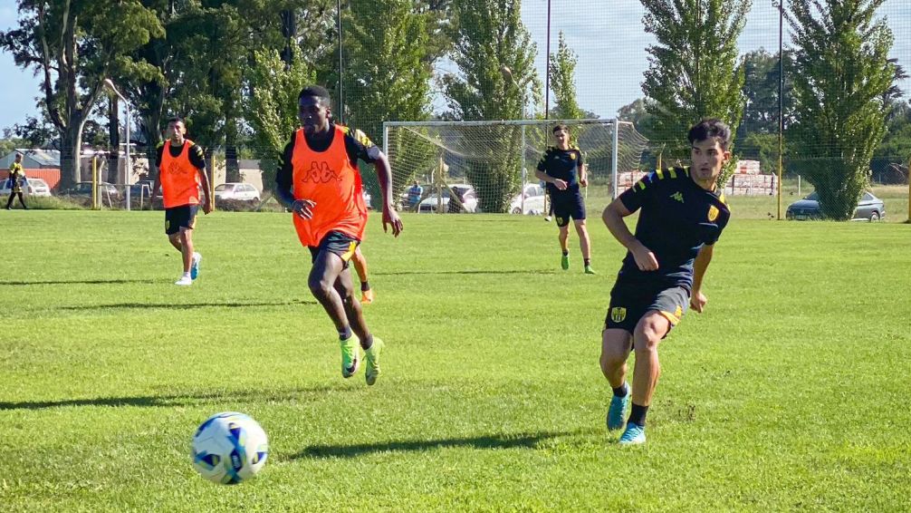 Santamarina entrena pensando en los amistosos que se vienen
