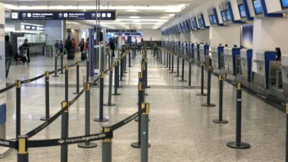 Más de 35.000 pasajeros afectados y cientos de vuelos cancelados por un paro del personal aeronáutico