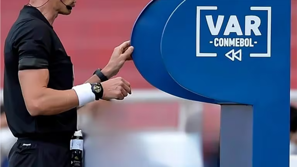 Conmebol anunció un drástico cambio en la implementación del VAR