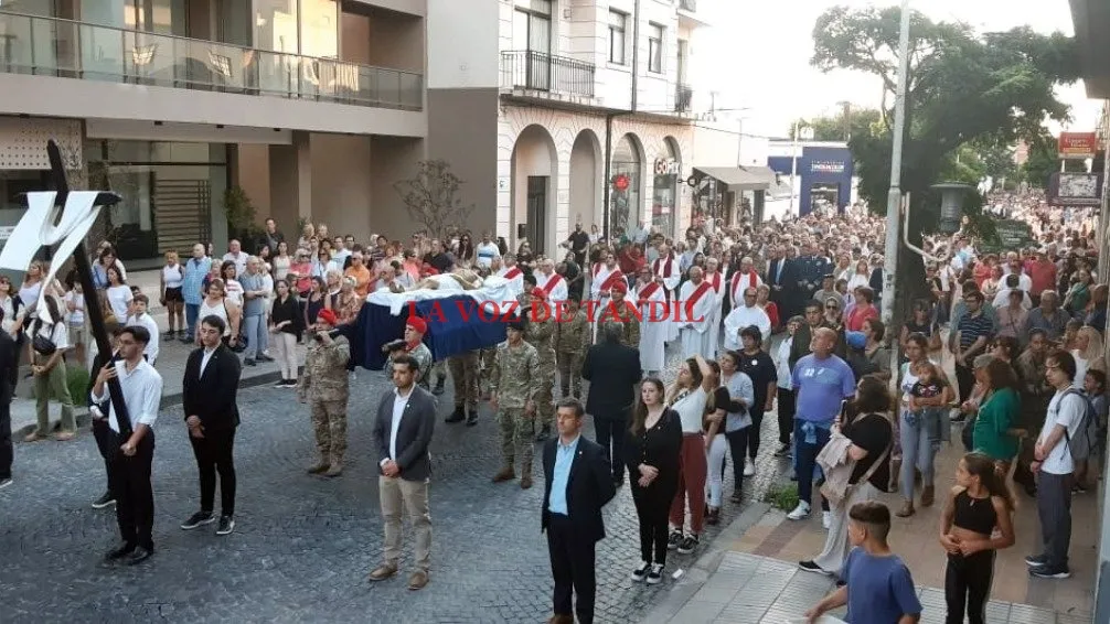 Semana Santa: Se realizó la tradicional Procesión del Santo Entierro