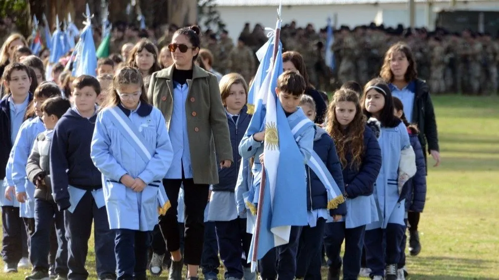 Reviví el emotivo Acto por el Día de la Bandera en la Guarnición del Ejército