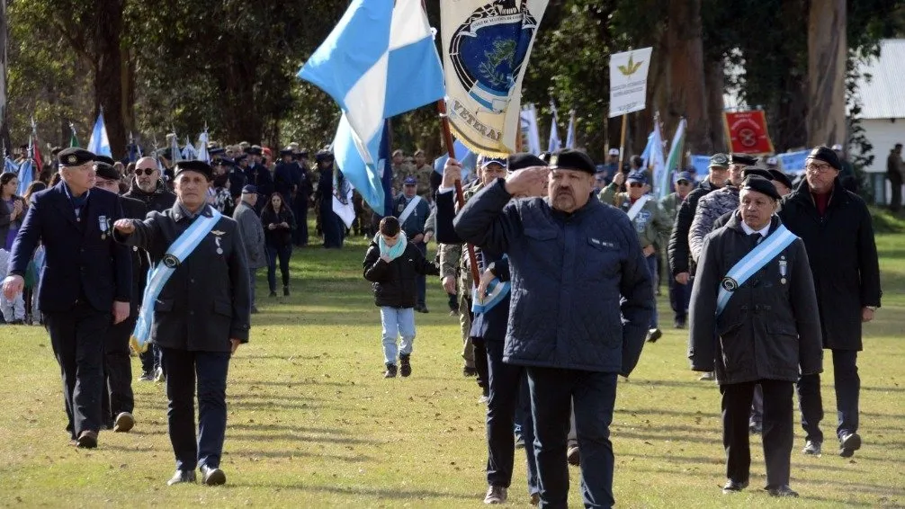 Reviví el emotivo Acto por el Día de la Bandera en la Guarnición del Ejército