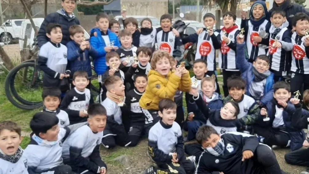 Juventud Unida realizó la octava edición del Encuentro Regional de Baby Fútbol