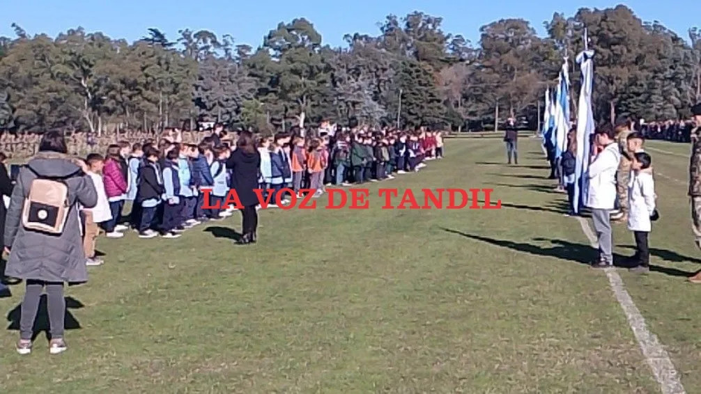 Soldados de la Fuerza Aérea y del Ejercito realizaron el Juramento de Fidelidad a la Bandera