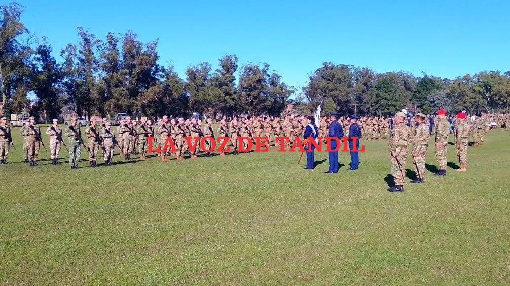 Soldados de la Fuerza Aérea y del Ejercito realizaron el Juramento de Fidelidad a la Bandera