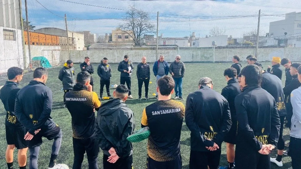 Duilio Botella asumió como técnico de Santamarina