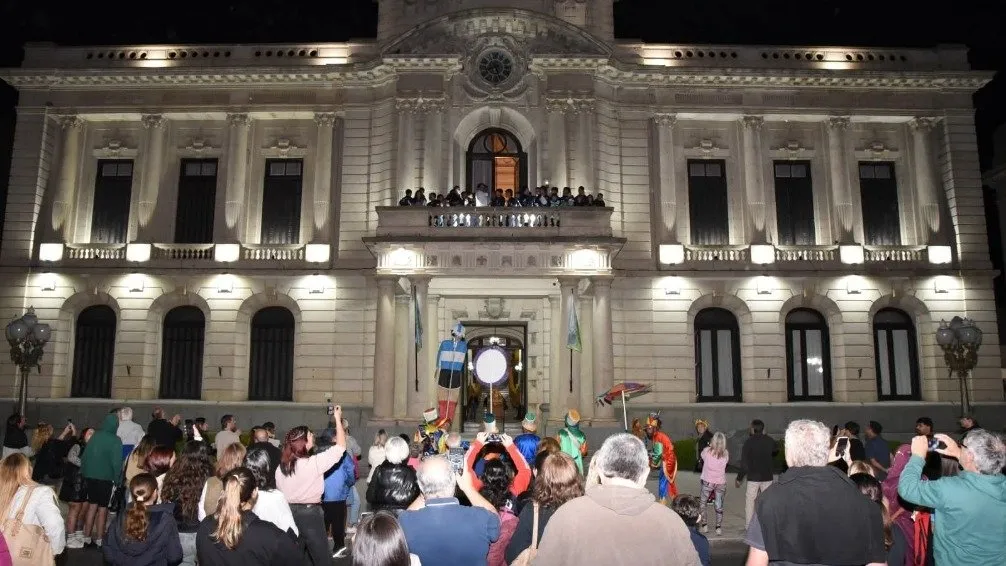 El Campeón festejó en el Municipio