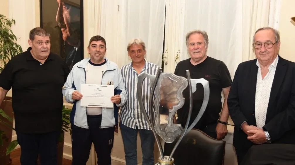 El Campeón festejó en el Municipio