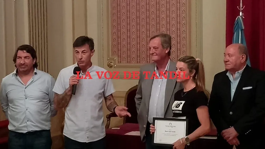 El Honorable Concejo Deliberante distinguió a la Selección tandilense y a Lujan Urrutia