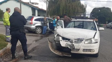 Choque de vehículos en Olivero y Serrano 